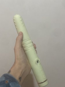 Vibrador quebrado sujo