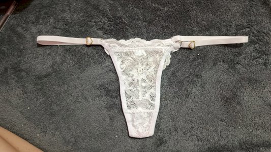 calcinha usada de renda branca