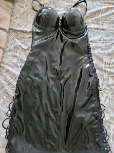 Vestido Preto em Vinil