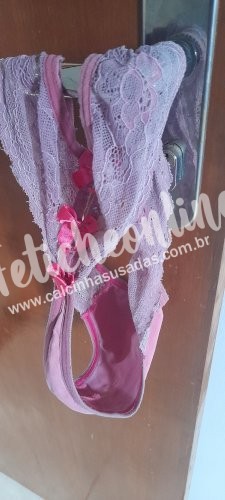 Calcinha fio rosa usada o dia inteiro 