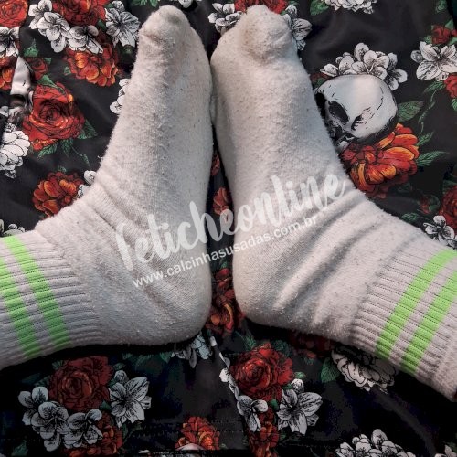 Podolatria / Trampling: Meias, Pelinhas raspadas do pé, comidas amassadas com o pé, Havaianas e Tênis usados por quanto tempo você quiser + conteúdo virtual incluso + frete grátis acima de R$200,00!