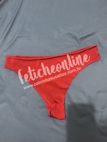 Calcinha vermelha usada