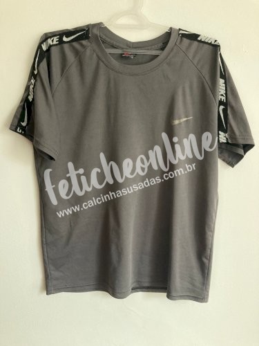 Camiseta suada de academia 