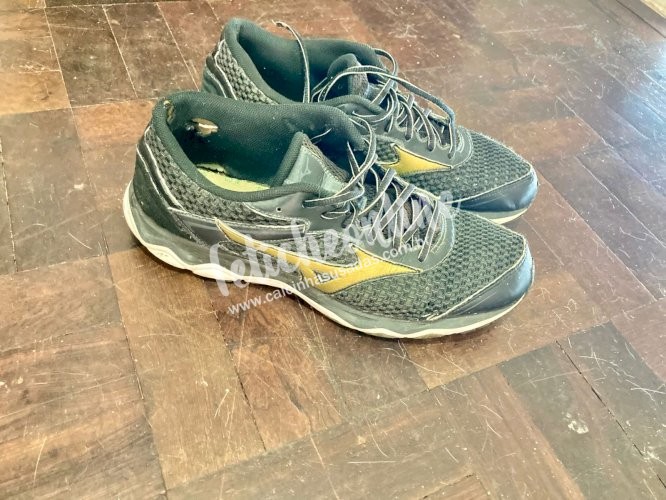 Tenis mizuno original usado por anos, com muito chulé, na academia, para corridas e caminhadas longas IMPREGNADO 