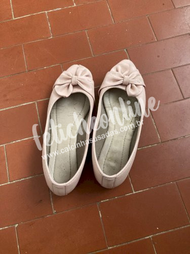 Sapatilha usada sapato usado com chule 