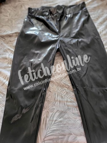 Calça em VINIL
