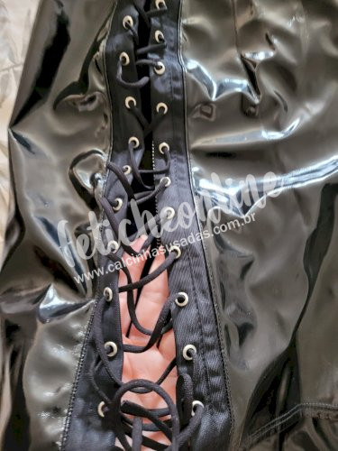 Vestido Preto em Vinil